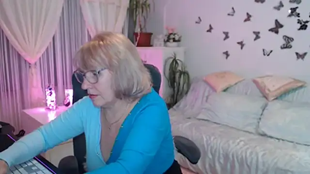 Ghertrude52 online show from November 15, 2025, 4:05 am