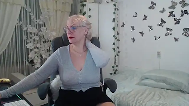 Snapshot of Ghertrude52 chatting on February 27, 2026, 5:07 am Ghertrude52 online show from February 27, 2026, 5:07 am