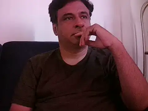 Snapshot of desipapaxxx chatting on March 12, 2025, 6:18 am desipapaxxx online show from March 12, 2025, 6:18 am