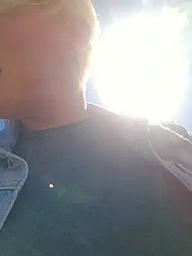 PinkTheHawk online show from November 5, 2025, 3:20 am