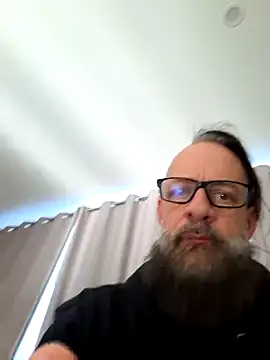PinkTheHawk online show from May 16, 2026, 2:43 am