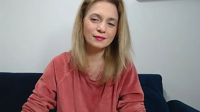 Snapshot of MysticCreature chatting on March 3, 2025, 4:21 am MysticCreature online show from March 3, 2025, 4:21 am