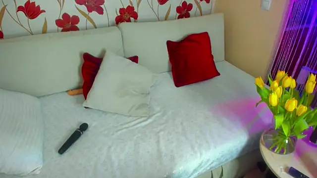 JennAlison online show from March 9, 2025, 1:37 pm