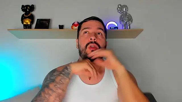 camilo restrepo21 online show from February 18, 2025, 11:52 pm