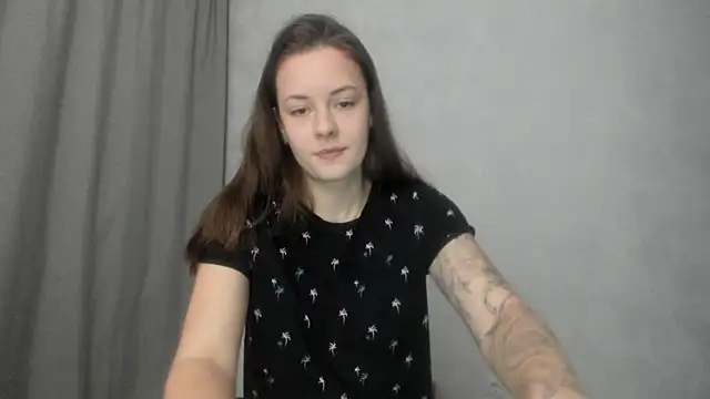 Snapshot of why_again_me chatting on March 1, 2026, 8:20 pm why again me online show from March 1, 2026, 8:20 pm