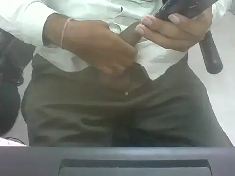 Snapshot of lltstr52 chatting on March 27, 2026, 8:01 am lltstr52 online show from March 27, 2026, 8:01 am