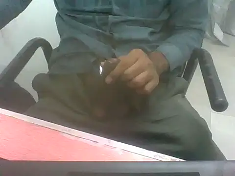 Snapshot of lltstr52 chatting on March 31, 2026, 6:04 am lltstr52 online show from March 31, 2026, 6:04 am