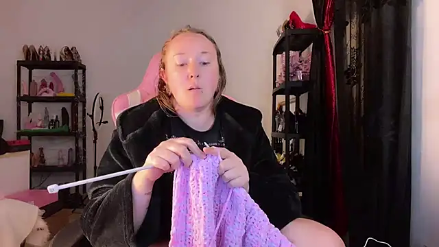 kisicaxx online show from November 28, 2025, 10:32 pm