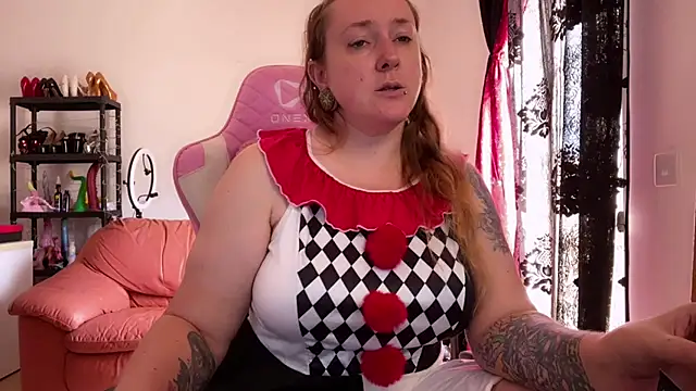 kisicaxx online show from October 24, 2025, 9:52 am