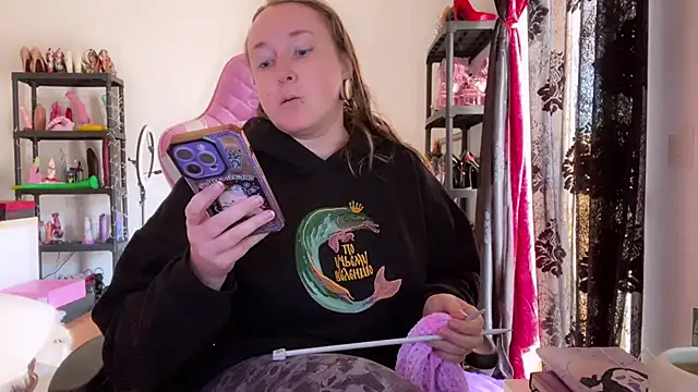 kisicaxx online show from December 2, 2025, 11:23 am