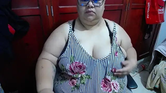 hotlesby4uxxx online show from May 23, 2026, 1:54 pm
