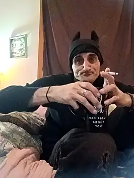 19chubbylover81 online show from January 9, 2026, 4:08 am