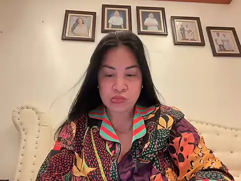 Tightwetholesxx online show from May 6, 2026, 1:42 am