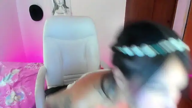 sweetana  online show from April 16, 2026, 10:23 pm