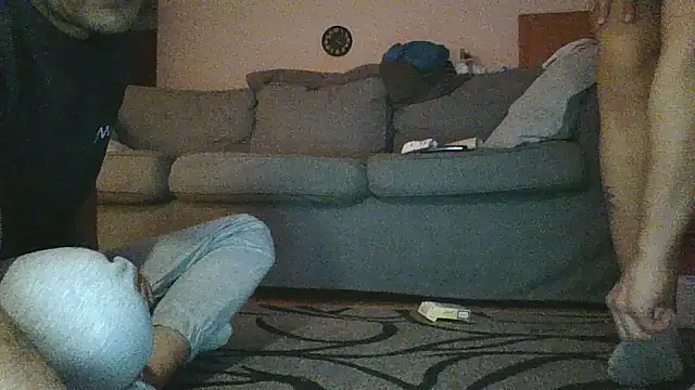 Snapshot of Couple_coquin31 chatting on December 18, 2024, 3:15 am Couple coquin31 online show from December 18, 2024, 3:15 am