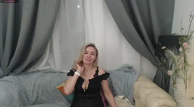 Snapshot of ADreamLady chatting on March 1, 2025, 1:51 pm ADreamLady online show from March 1, 2025, 1:51 pm
