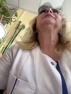 Snapshot of Irina2909@xh chatting on March 11, 2025, 10:18 am Irina2909xh online show from March 11, 2025, 10:18 am