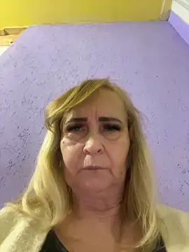 Irina2909xh online show from October 29, 2025, 1:43 pm