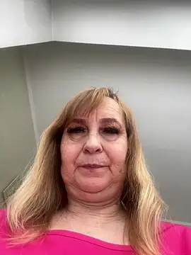 Irina2909xh online show from February 23, 2026, 12:17 pm