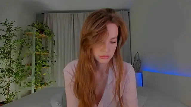 Snapshot of Masha_01 chatting on November 18, 2025, 3:15 pm Masha 01 online show from November 18, 2025, 3:15 pm