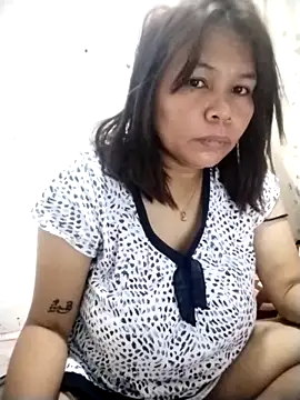 sweetvanna online show from April 12, 2026, 9:01 am