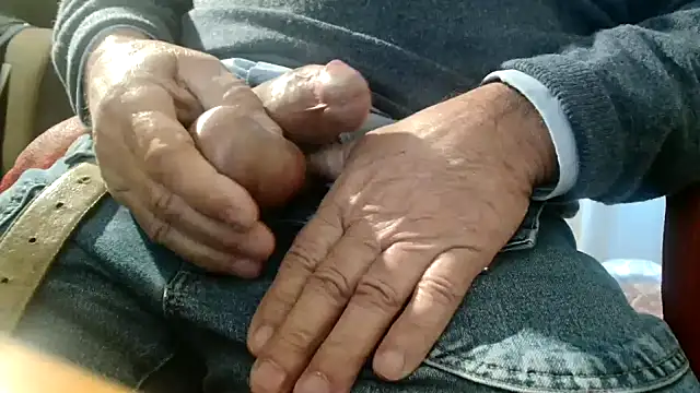 curcuro online show from March 18, 2025, 4:28 pm