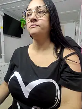 Ameliarizo online show from March 16, 2026, 1:24 am