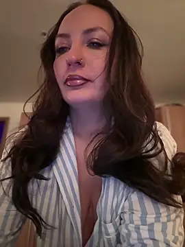 Snapshot of itsCassie chatting on March 4, 2026, 7:10 pm itsCassie online show from March 4, 2026, 7:10 pm