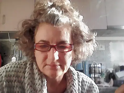 Sunnylarrah online show from September 26, 2025, 5:03 am
