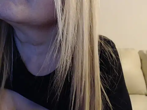 Snapshot of Tathiana chatting on February 25, 2026, 11:26 pm Tathiana online show from February 25, 2026, 11:26 pm