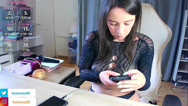 Snapshot of Hotenza69 chatting on June 2, 2026, 9:42 am Hotenza69 online show from June 2, 2026, 9:42 am