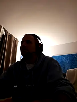 Snapshot of verylargecock chatting on September 18, 2025, 3:20 am verylargecock online show from September 18, 2025, 3:20 am