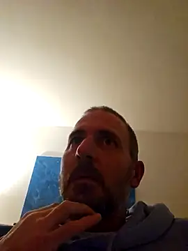 Snapshot of verylargecock chatting on November 19, 2025, 8:09 pm verylargecock online show from November 19, 2025, 8:09 pm