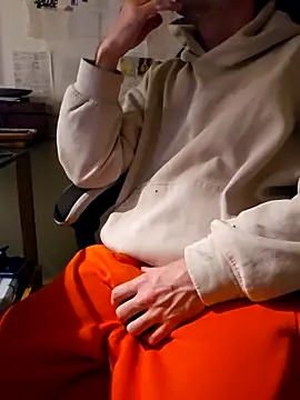 verylargecock online show from February 18, 2026, 5:31 pm