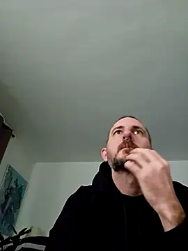 Snapshot of verylargecock chatting on November 16, 2025, 11:37 am verylargecock online show from November 16, 2025, 11:37 am