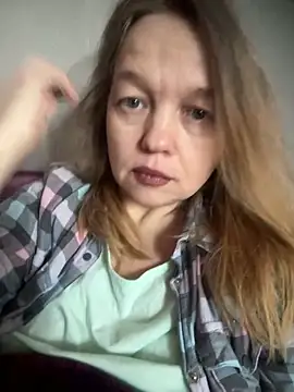 Snapshot of Susanel chatting on February 12, 2025, 8:38 am Susanel online show from February 12, 2025, 8:38 am