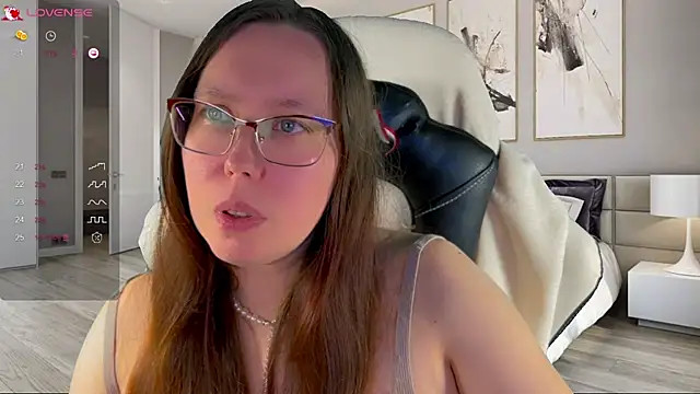 Victoria Romans online show from October 14, 2025, 4:40 pm