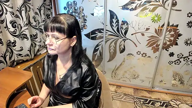 Snapshot of EVILENSA chatting on February 8, 2026, 1:42 pm EVILENSA online show from February 8, 2026, 1:42 pm