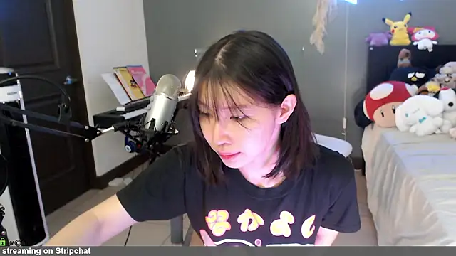 Snapshot of minarocket_ chatting on February 3, 2026, 5:40 pm minarocket online show from February 3, 2026, 5:40 pm