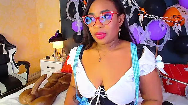 Snapshot of CaseyMoon chatting on October 29, 2025, 12:37 pm CaseyMoon online show from October 29, 2025, 12:37 pm