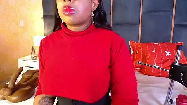 Snapshot of CaseyMoon chatting on November 13, 2025, 12:42 pm CaseyMoon online show from November 13, 2025, 12:42 pm