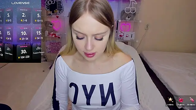 Snapshot of ElinOceanX chatting on March 1, 2025, 5:27 pm ElinOceanX online show from March 1, 2025, 5:27 pm