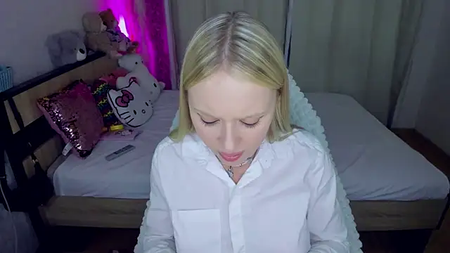 Snapshot of ElinOceanX chatting on September 19, 2025, 6:23 pm ElinOceanX online show from September 19, 2025, 6:23 pm