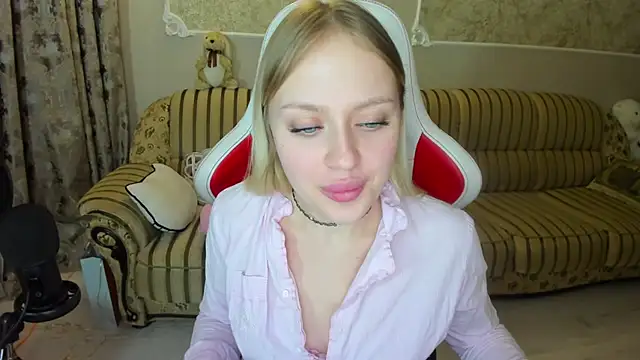Snapshot of ElinOceanX chatting on December 8, 2024, 3:02 pm ElinOceanX online show from December 8, 2024, 3:02 pm