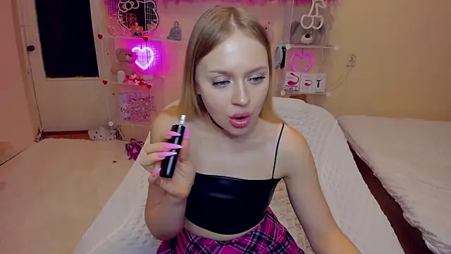 Snapshot of ElinOceanX chatting on March 15, 2025, 10:00 pm ElinOceanX online show from March 15, 2025, 10:00 pm