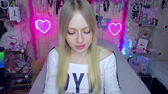 Snapshot of ElinOceanX chatting on March 21, 2025, 5:45 pm ElinOceanX online show from March 21, 2025, 5:45 pm