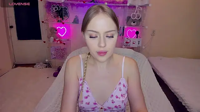 Snapshot of ElinOceanX chatting on March 14, 2025, 5:57 pm ElinOceanX online show from March 14, 2025, 5:57 pm
