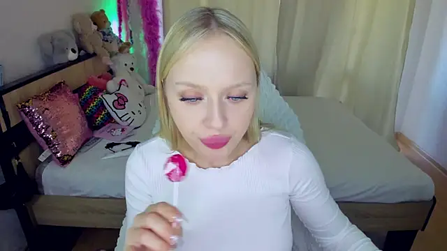 Snapshot of ElinOceanX chatting on September 21, 2025, 11:59 am ElinOceanX online show from September 21, 2025, 11:59 am