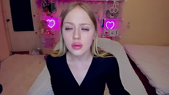 Snapshot of ElinOceanX chatting on March 18, 2025, 8:59 pm ElinOceanX online show from March 18, 2025, 8:59 pm