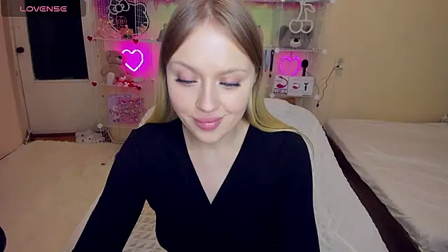 Snapshot of ElinOceanX chatting on March 10, 2025, 6:12 pm ElinOceanX online show from March 10, 2025, 6:12 pm